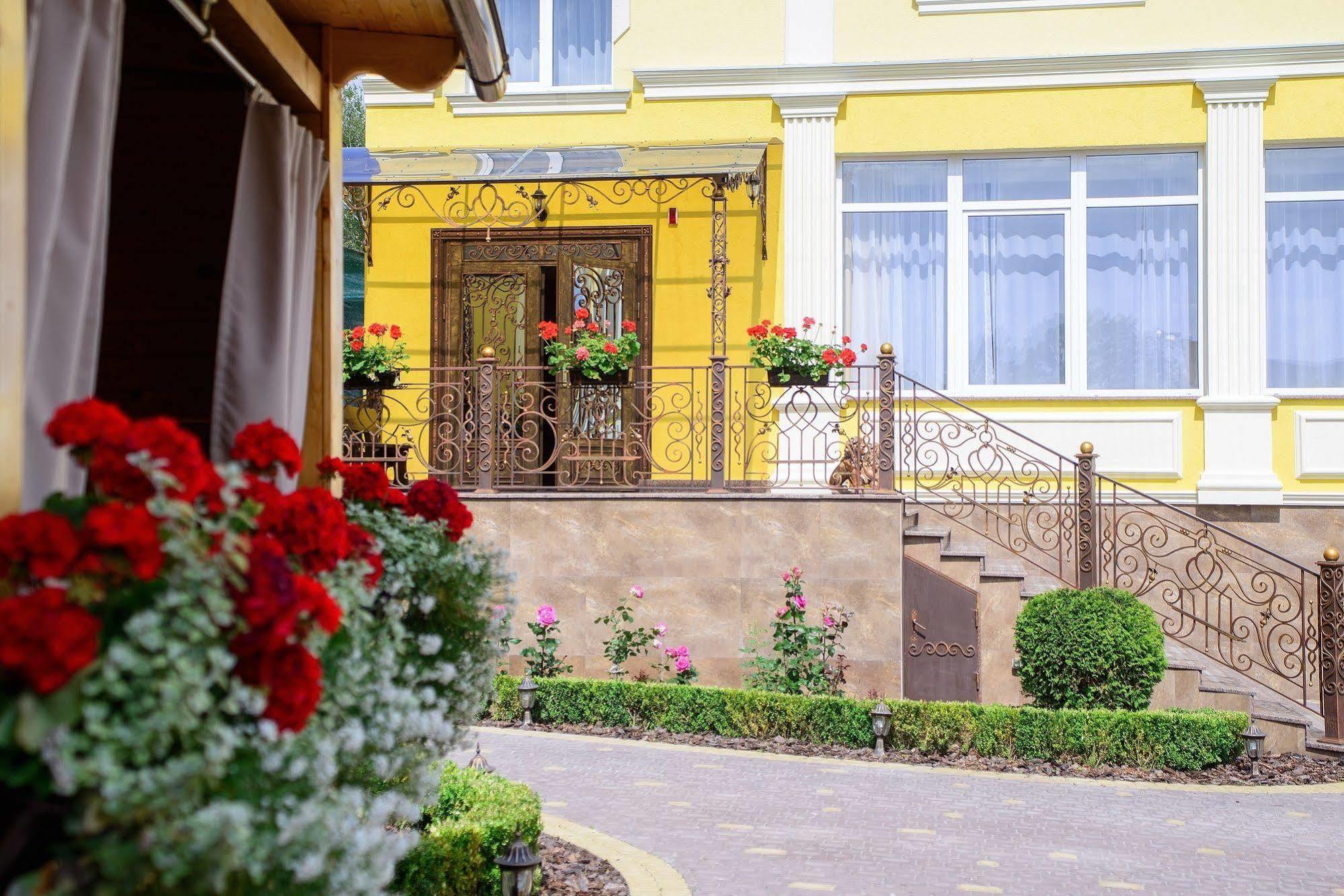 Hotel Argo Lwów Zewnętrze zdjęcie